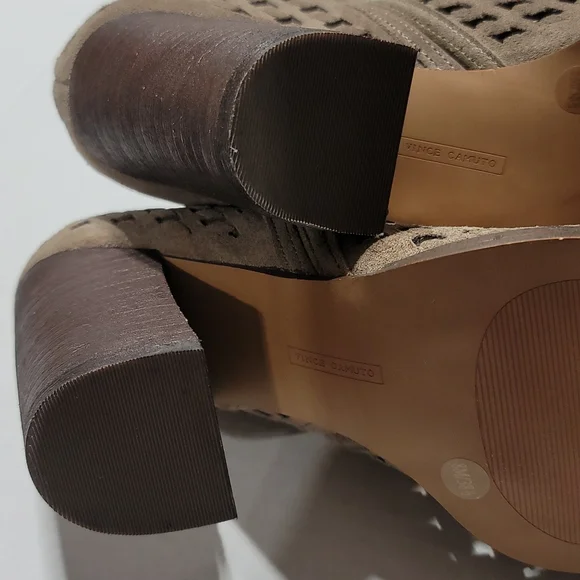 VINCE CAMUTO Brown Suede Ankle Boots Womens High Heel Booties Size 8M - Picture 13 of 16